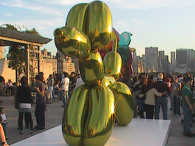Balloon dog sculpture on roof of Met